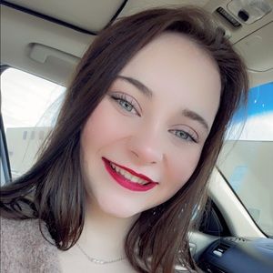 Meet your Posher, Mallory